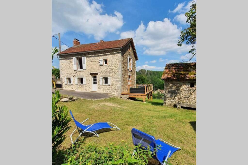 Gite Les Hauts De Villemaloux Dontreix Exterior photo